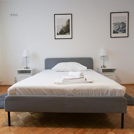 Retro Apartment In The City Center. Βιέννη Εξωτερικό φωτογραφία
